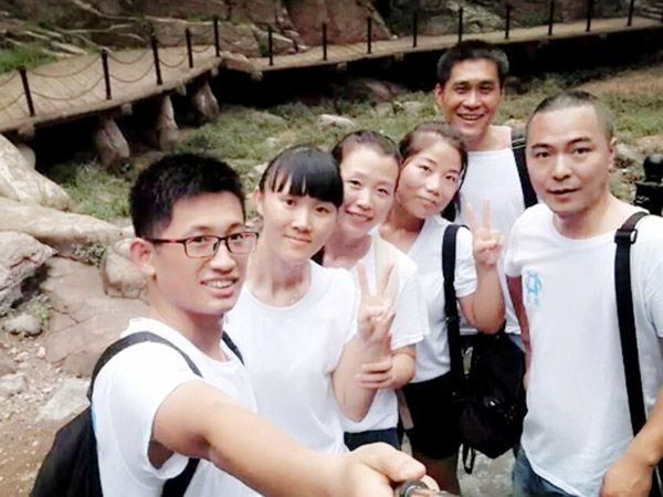 公司员工青岛旅游第1批员工留念